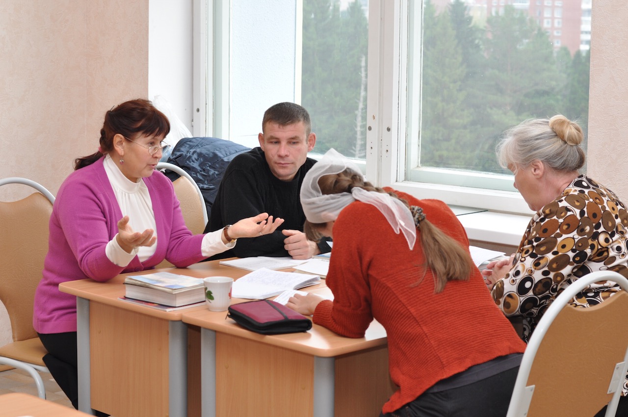 Komi, udmurdi ja mari õpilased klassi vestlusgrupis. Foto: Mark Nelson Komi, udmurdi ja mari õpilased klassi vestlusgrupis. Foto: Mark Nelson