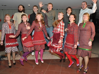 ansambel Shumpoton Cruxiga    Shumpoton with Crux